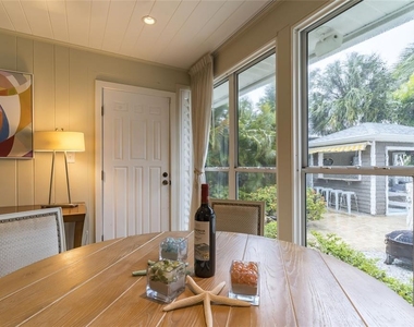 110 Devon Drive - Photo Thumbnail 6