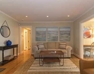 110 Devon Drive - Photo Thumbnail 3