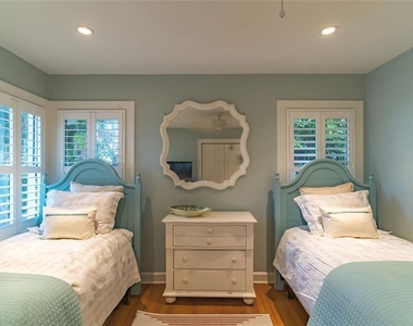 110 Devon Drive - Photo Thumbnail 17