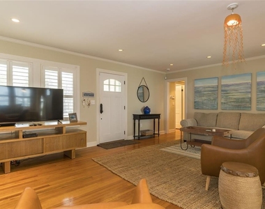 110 Devon Drive - Photo Thumbnail 2