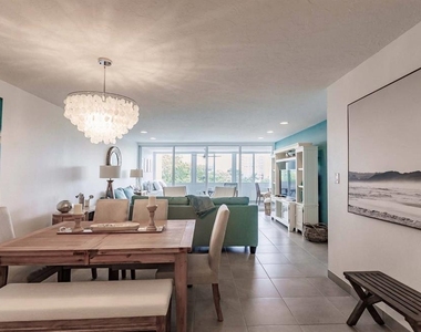 1125 W Peppertree Drive - Photo Thumbnail 4