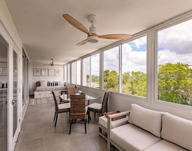 1125 W Peppertree Drive - Photo Thumbnail 19