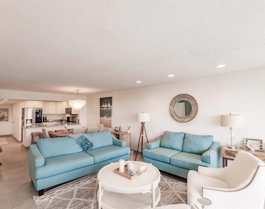 1125 W Peppertree Drive - Photo Thumbnail 1
