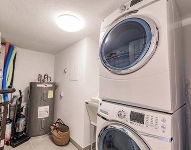 1125 W Peppertree Drive - Photo Thumbnail 21