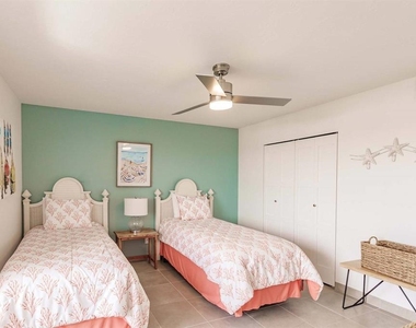 1125 W Peppertree Drive - Photo Thumbnail 15