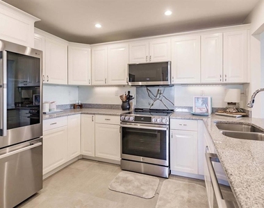 1125 W Peppertree Drive - Photo Thumbnail 7