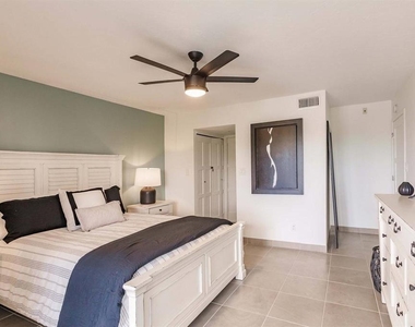 1125 W Peppertree Drive - Photo Thumbnail 10