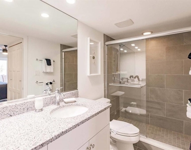 1125 W Peppertree Drive - Photo Thumbnail 12