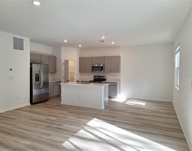 34916 Mulrion Drive - Photo Thumbnail 3