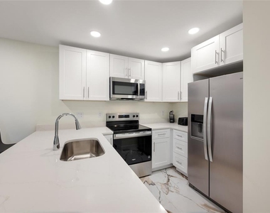 240 Medallion Boulevard - Photo Thumbnail 4