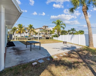 1733 Bayou Grande Boulevard Ne - Photo Thumbnail 3