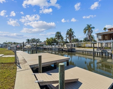 1733 Bayou Grande Boulevard Ne - Photo Thumbnail 1