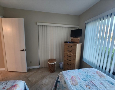 6361 Bahia Del Mar Boulevard - Photo Thumbnail 16