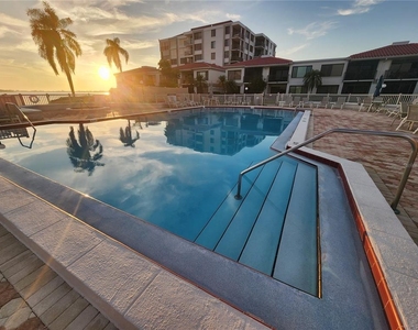 6361 Bahia Del Mar Boulevard - Photo Thumbnail 23