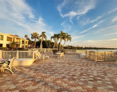 6361 Bahia Del Mar Boulevard - Photo Thumbnail 24