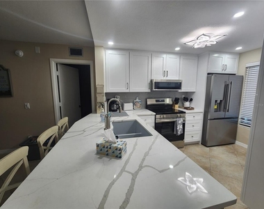 6361 Bahia Del Mar Boulevard - Photo Thumbnail 2
