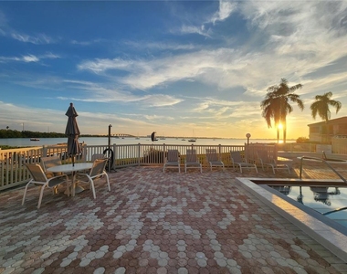 6361 Bahia Del Mar Boulevard - Photo Thumbnail 25