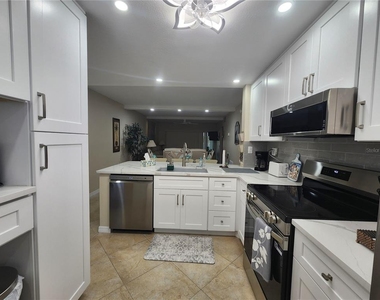 6361 Bahia Del Mar Boulevard - Photo Thumbnail 4