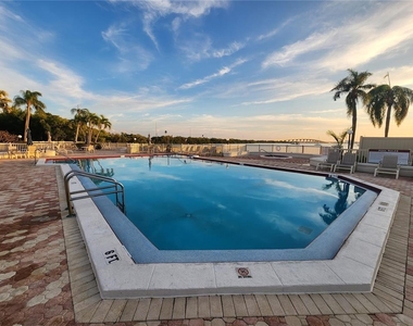 6361 Bahia Del Mar Boulevard - Photo Thumbnail 22