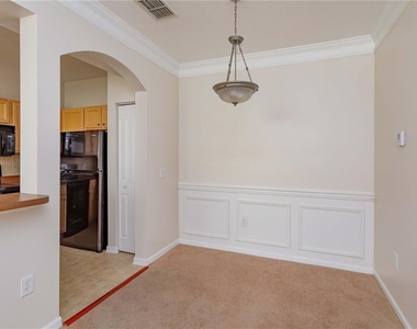 12849 Madison Point Circle - Photo Thumbnail 4