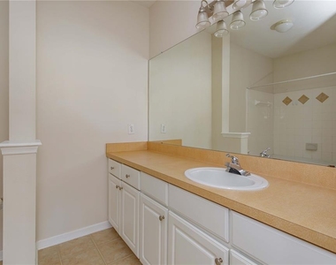 12849 Madison Point Circle - Photo Thumbnail 12