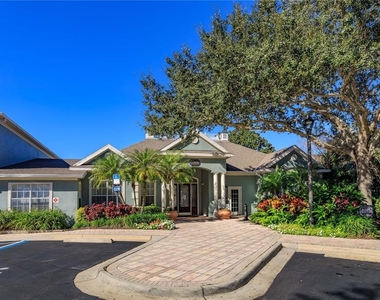 12849 Madison Point Circle - Photo Thumbnail 24
