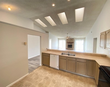 12948 Broakfield Circle - Photo Thumbnail 2