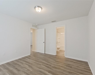 27008 Anthony Avenue - Photo Thumbnail 11