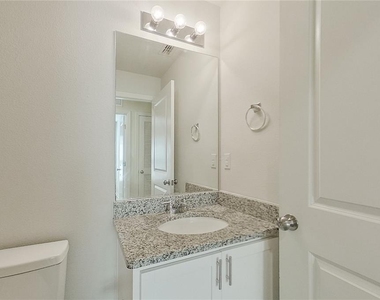 27008 Anthony Avenue - Photo Thumbnail 7