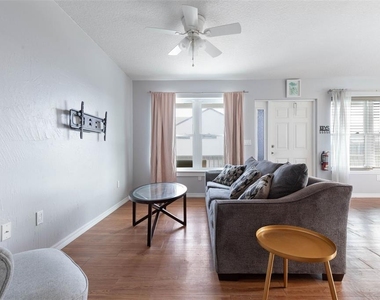 601 S Central Avenue - Photo Thumbnail 8