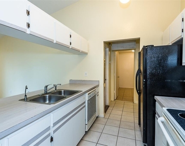 504 Vannell Street - Photo Thumbnail 9