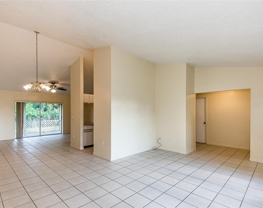 504 Vannell Street - Photo Thumbnail 4