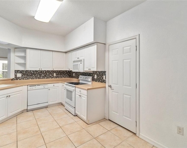 6351 Bay Cedar Lane - Photo Thumbnail 7