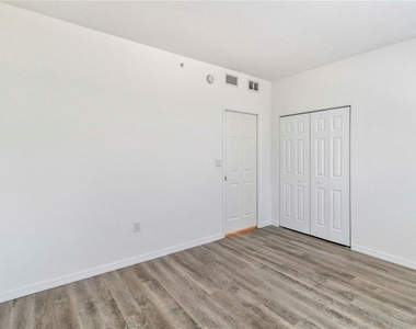 6351 Bay Cedar Lane - Photo Thumbnail 8