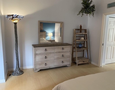 3121 Longmeadow - Photo Thumbnail 3
