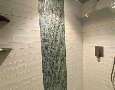 3121 Longmeadow - Photo Thumbnail 6