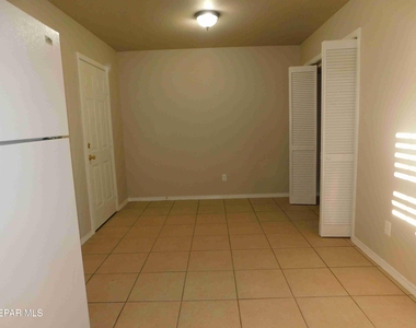 10021 Railroad Drive - Photo Thumbnail 9