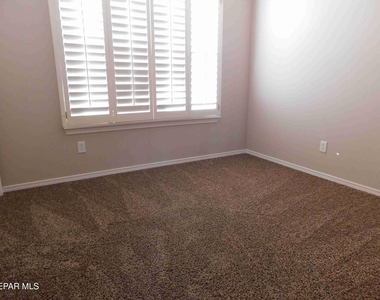 10021 Railroad Drive - Photo Thumbnail 15