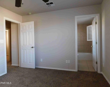 10021 Railroad Drive - Photo Thumbnail 20