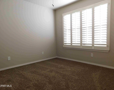 10021 Railroad Drive - Photo Thumbnail 17