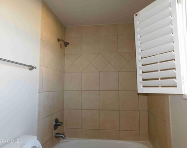10021 Railroad Drive - Photo Thumbnail 21