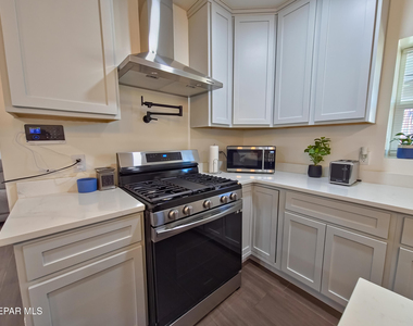 7321 Cuba Drive - Photo Thumbnail 9