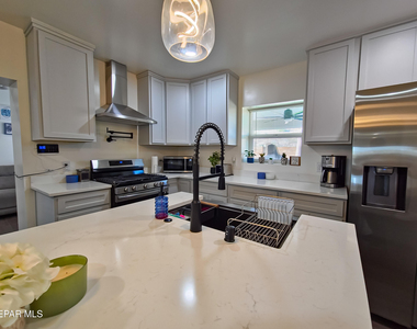 7321 Cuba Drive - Photo Thumbnail 11