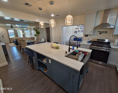 7321 Cuba Drive - Photo Thumbnail 7
