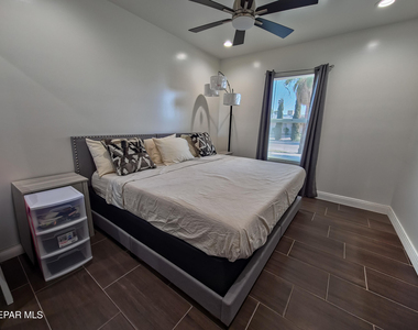 7321 Cuba Drive - Photo Thumbnail 17