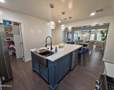 7321 Cuba Drive - Photo Thumbnail 8