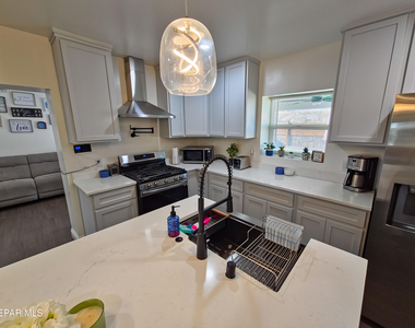 7321 Cuba Drive - Photo Thumbnail 12