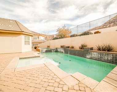 768 Tozzetti Lane - Photo Thumbnail 12