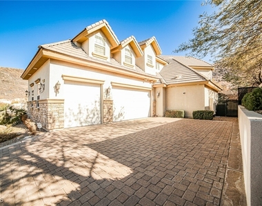 768 Tozzetti Lane - Photo Thumbnail 7