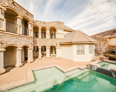 768 Tozzetti Lane - Photo Thumbnail 11